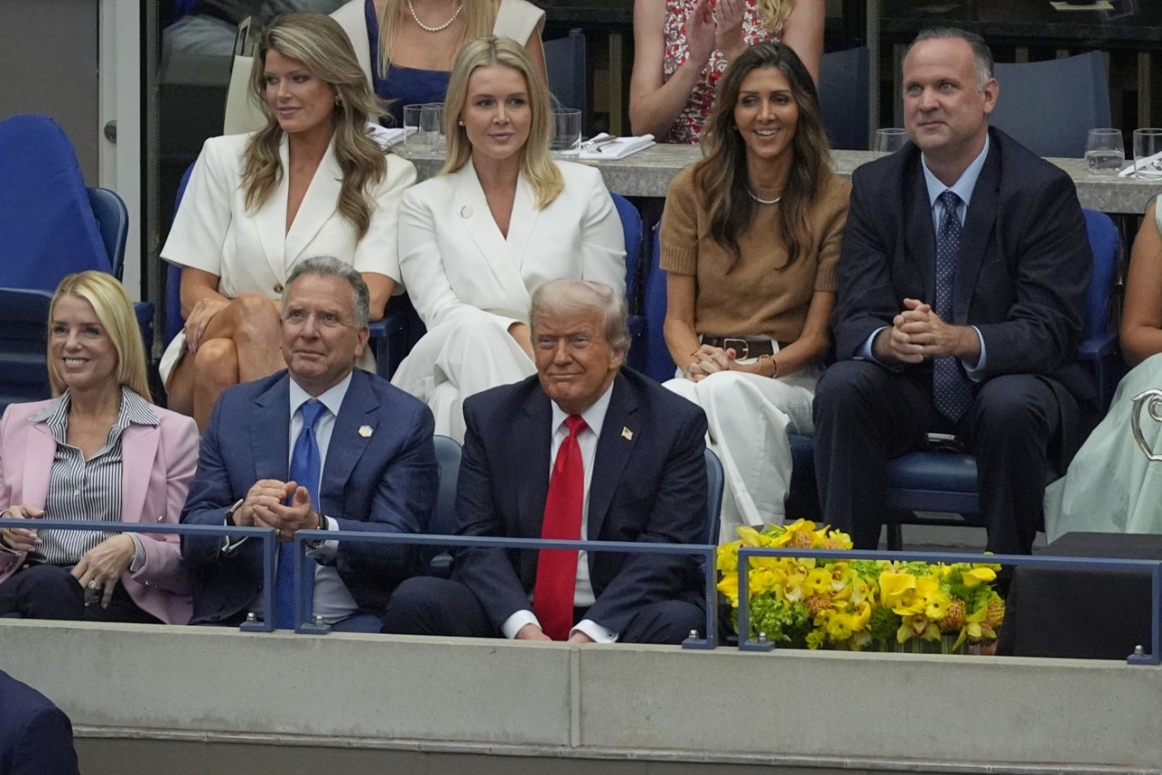 ZA KOGA JE TRAMP NAVIJAO U FINALU US OPENA: Isplivao snimak koji dosta toga objašnjava! (VIDEO) ZA KOGA JE TRAMP NAVIJAO U FINALU US OPENA: Isplivao snimak koji dosta toga objašnjava! (VIDEO)