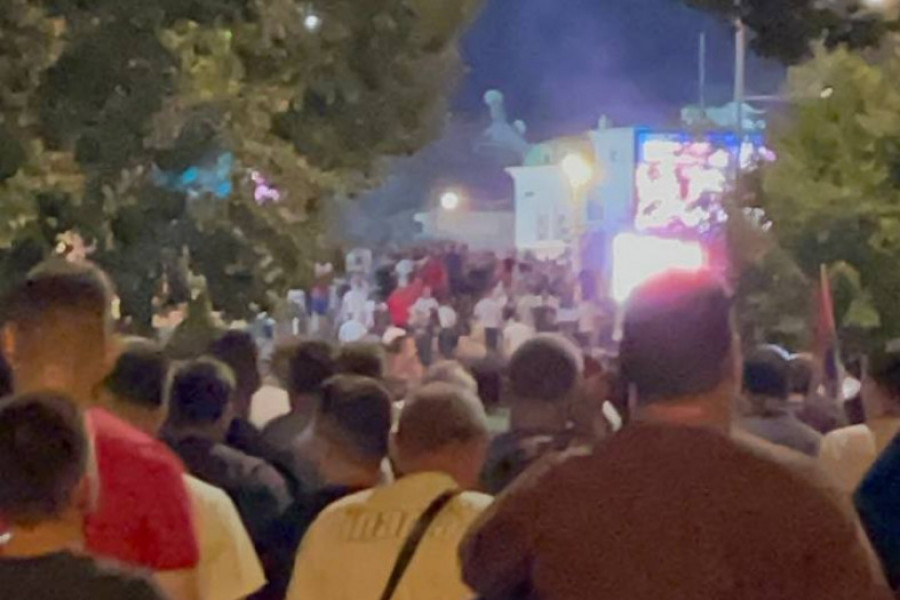 NESTVARNE SCENE NA AUTKOMANDI ZBOG SRBIJE I ENGLESKE! Ovakav kolaps odavno nije viđen u Beogradu! (VIDEO)