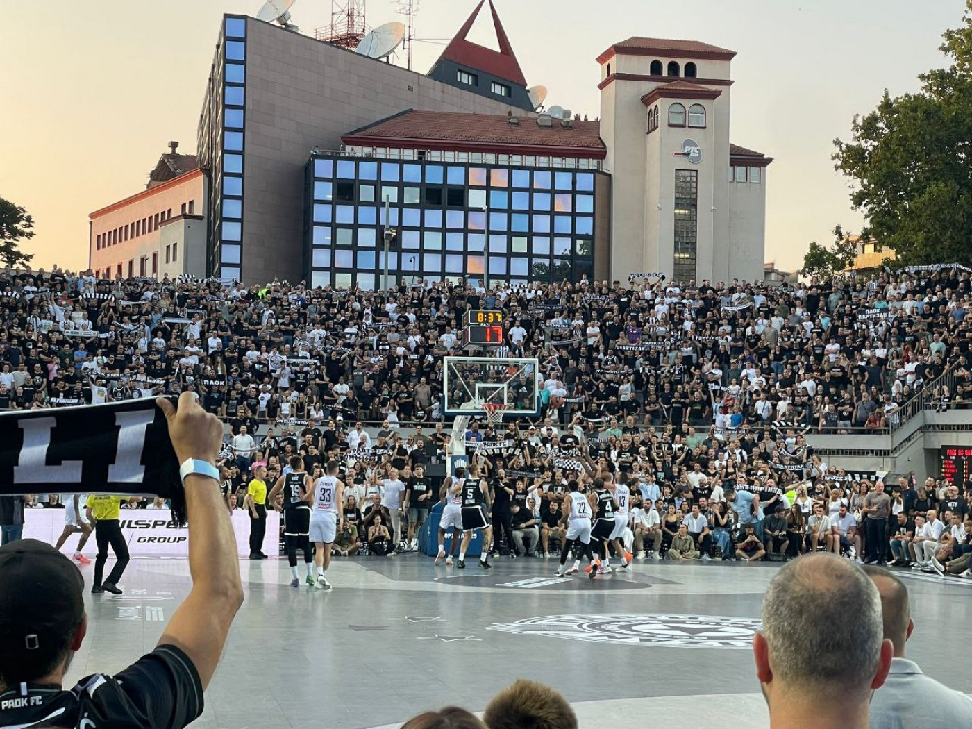 Grobari napravili šou na Tašu!