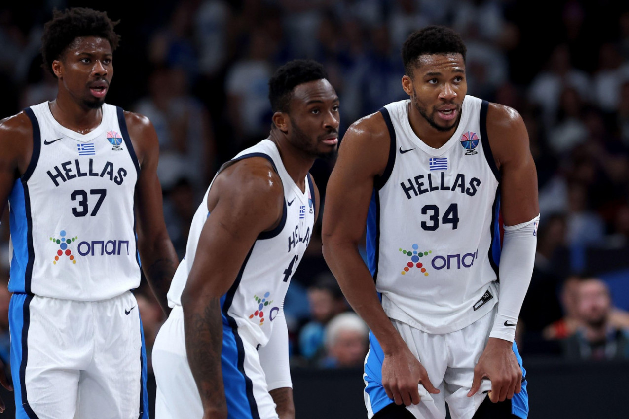 POZNATA SRPSKA PEVAČICA BILA U ROMANSI SA PROTIVNIKOM SRBIJE: Radi se o poznatom košarkašu, a kad čujete o kojoj ženi je reč... POZNATA SRPSKA PEVAČICA BILA U ROMANSI SA PROTIVNIKOM SRBIJE: Radi se o poznatom košarkašu, a kad čujete o kojoj ženi je reč...