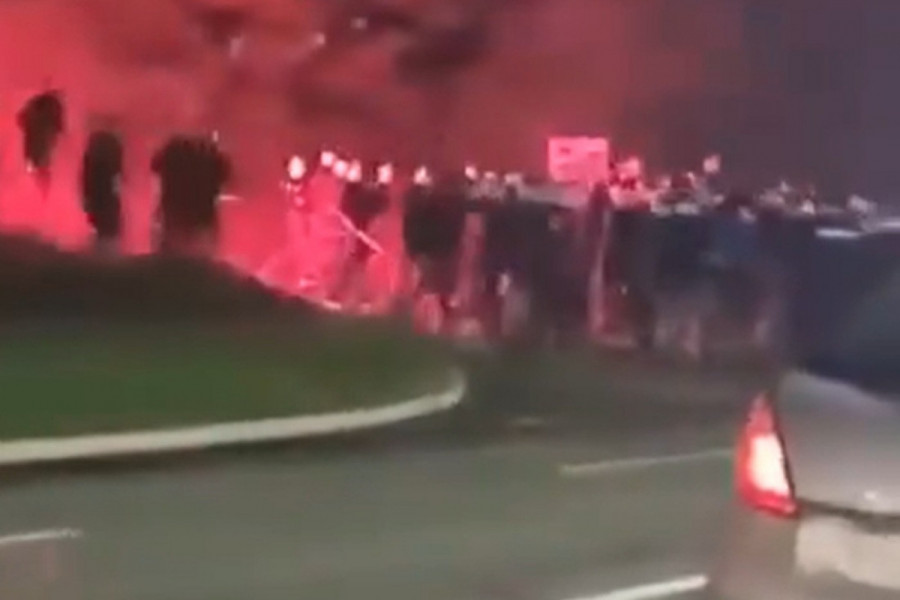 UZNEMIRUJUĆI SNIMCI: Pogledajte novi ugao tuče delija i grobara - evo kako je sve počelo! (VIDEO)