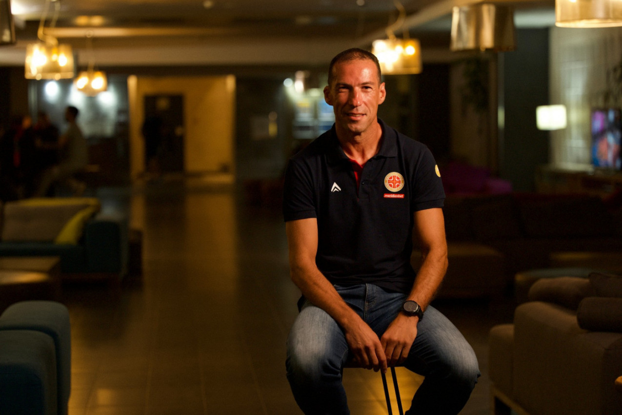 SVAKE NEDELJE KONTROLIŠE SRPSKE SUDIJE, A TRČI I IRONMAN TRKU: Želja je uspon na Mont Everest! (VIDEO)