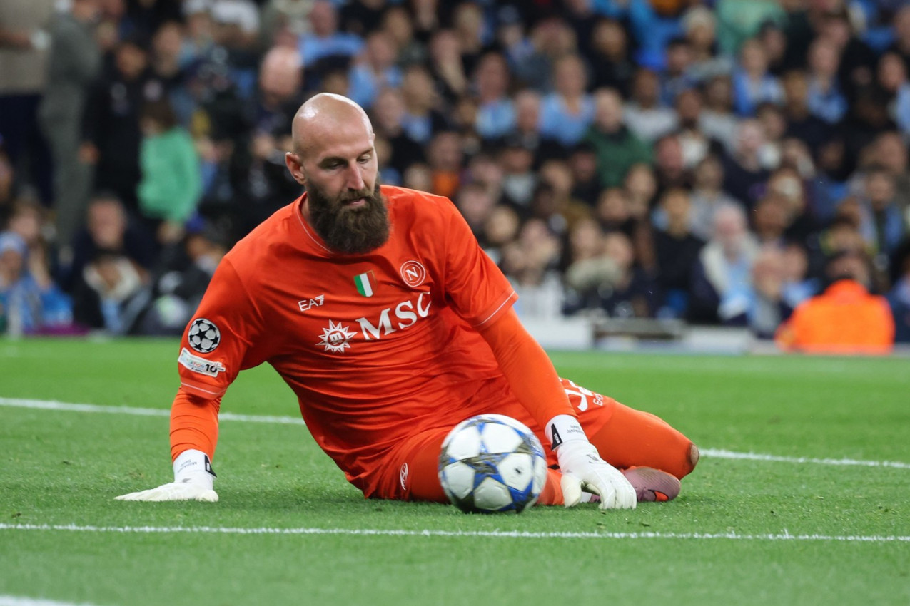 PEP GVARDIOLA ODUŠEVLJEN VANJOM: Srpski golman bio maestralan, dobio samo hvalospeve od čuvenog trenera!