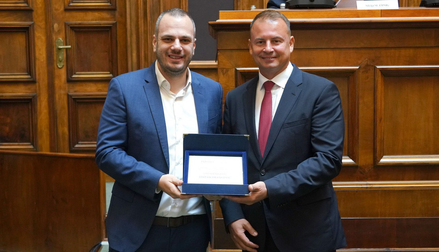 Capelli Sport i FSS potpisali memorandum o saradnji: Priznanje Stefanu Draškoviću za unapređenje američko-srpskih odnosa u sportu