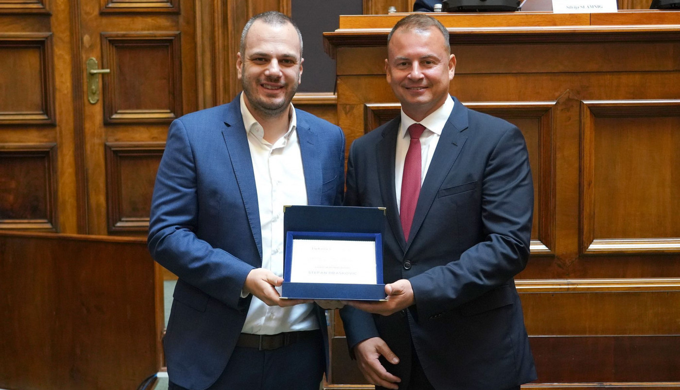 Capelli Sport i FSS potpisali memorandum o saradnji: Priznanje Stefanu Draškoviću za unapređenje američko-srpskih odnosa u sportu