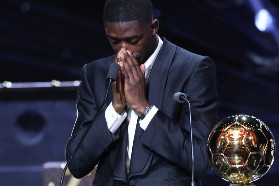 DEMBELE BRIZNUO U PLAČ! Izašao na binu, a onda pomenuo najbitniju osobu u svom životu! (VIDEO)