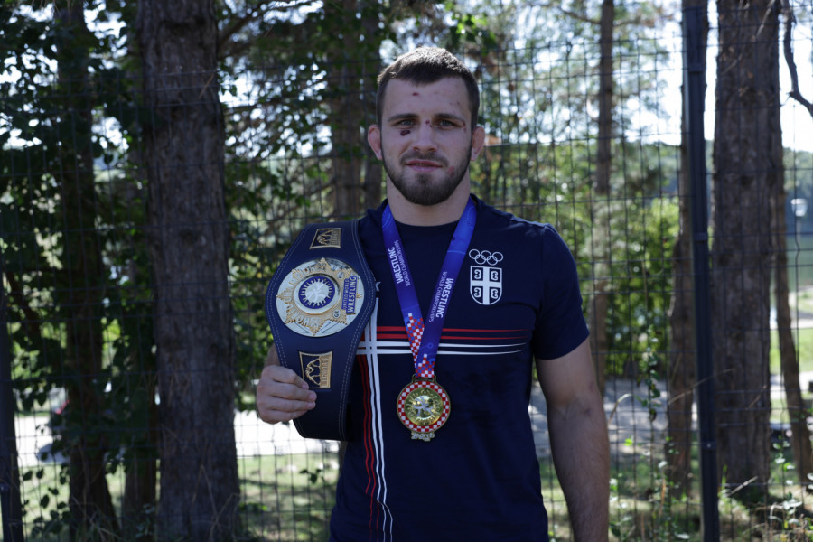 ZA SVAKU POHVALU: Aleksandar Komarov proglašen za najboljeg rvača u Srbiji!