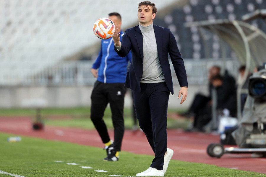 MILOJEVIĆ GRMEO POSLE UTAKMICE: Morate da pitate upravu zašto su loši rezultati!