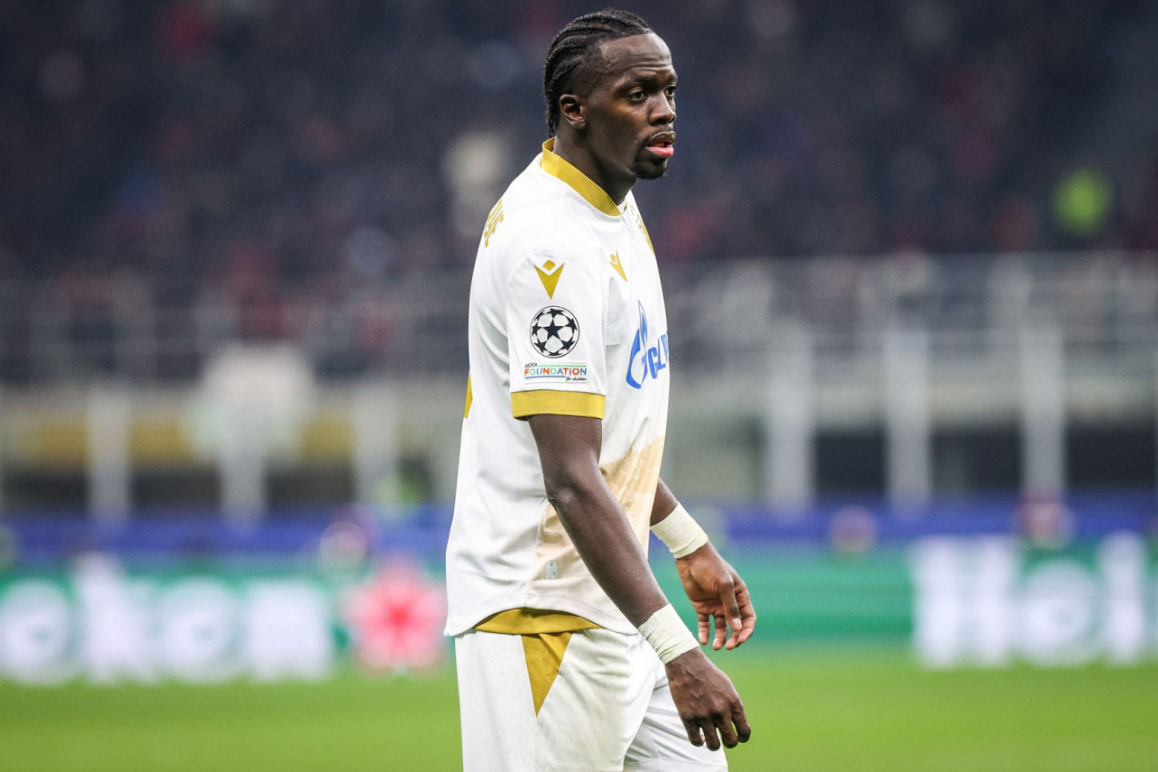 ŠTA URADI, CRNI ŠERIFE? Kakvih ludačkih 45 minuta za bivšeg fudbalera Zvezde ŠTA URADI, CRNI ŠERIFE? Kakvih ludačkih 45 minuta za bivšeg fudbalera Zvezde