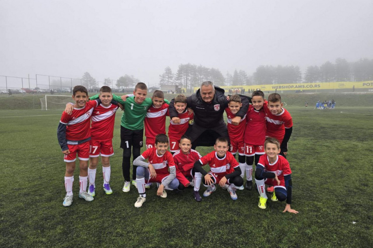 ZVEZDICA ZASIJALA NAD ZLATIBOROM: Čak tri selekcije beogradskog kluba kreću sa prvog mesta po trofeje! (FOTO-GALERIJA, VIDEO)