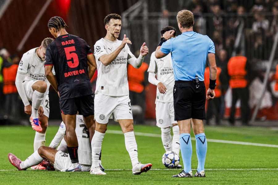 POGLEDAJTE MINIMALNU OFSAJD POZICIJU U KOJOJ SE PERIŠIĆ NAŠAO: Gol mu je poništen zbog isturenog ramena! (VIDEO)