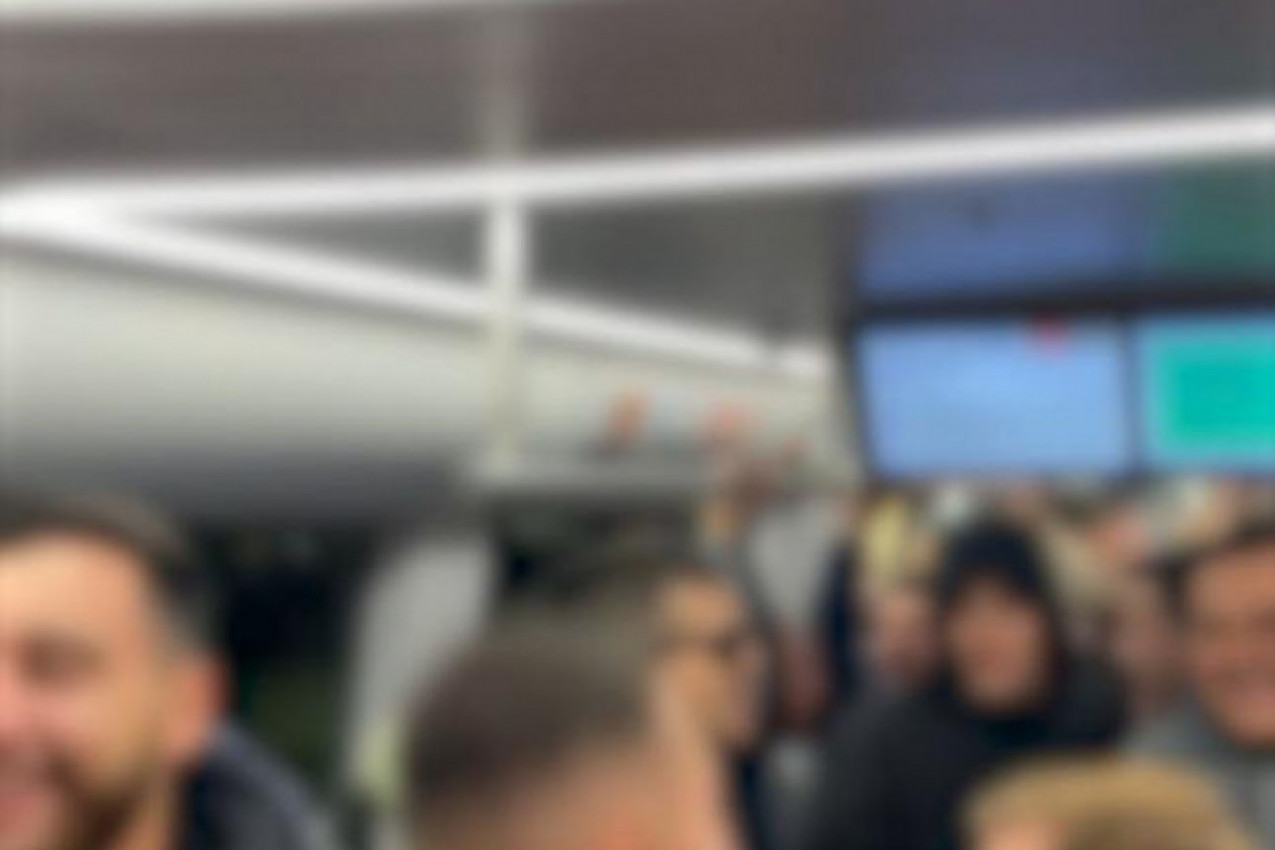 ORI SE PESMA DELIJA U MINHENU! Oni će biti večeras šesti igrač (VIDEO) ORI SE PESMA DELIJA U MINHENU! Oni će biti večeras šesti igrač (VIDEO)