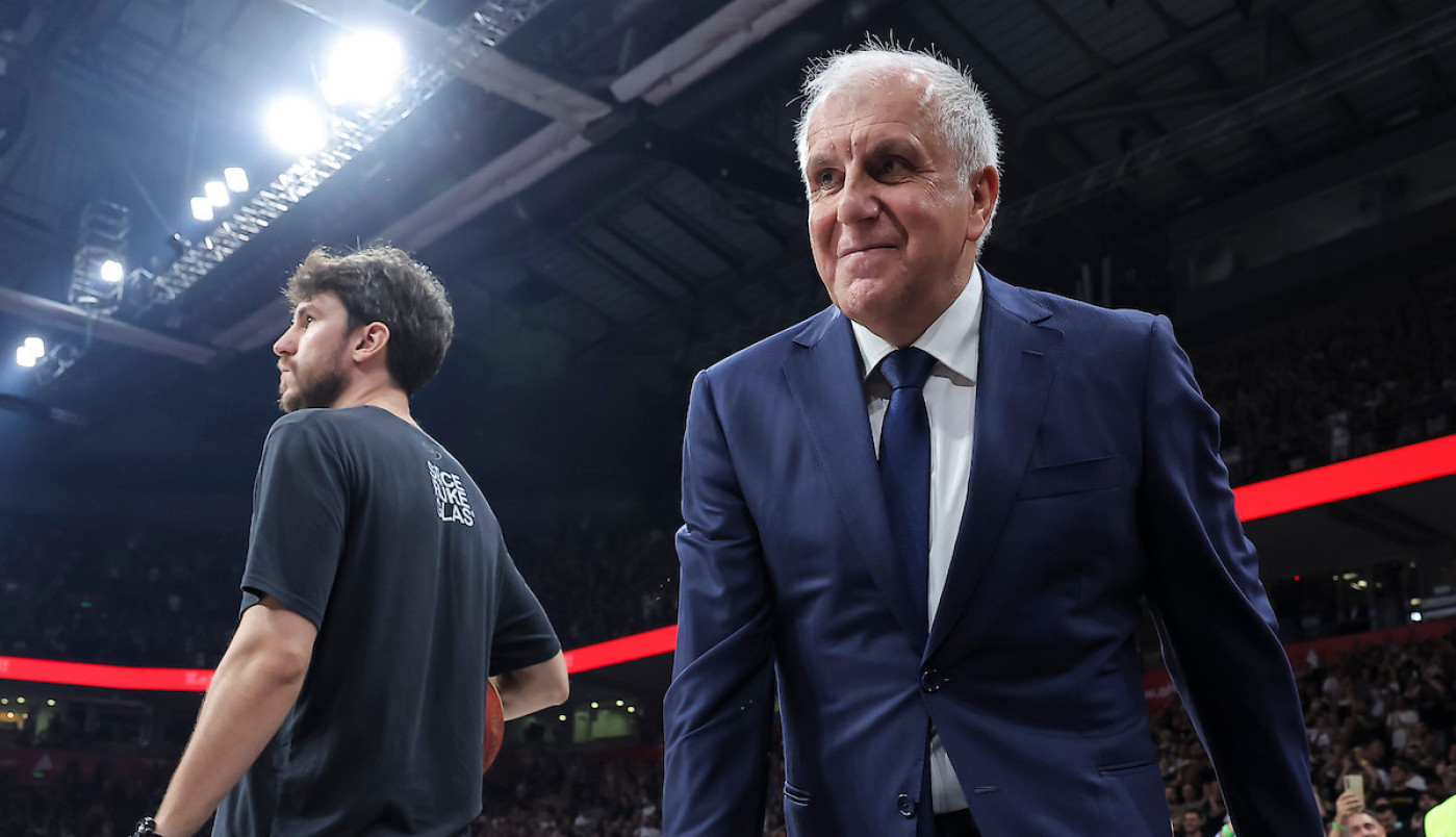 ŽELJKO OBRADOVIĆ JOŠ JEDNOM MAGIČNO DOČEKAN U BEOGRADSKOJ ARENI: Grobari ga pozdravili gromoglasnim skandiranjem! (VIDEO)