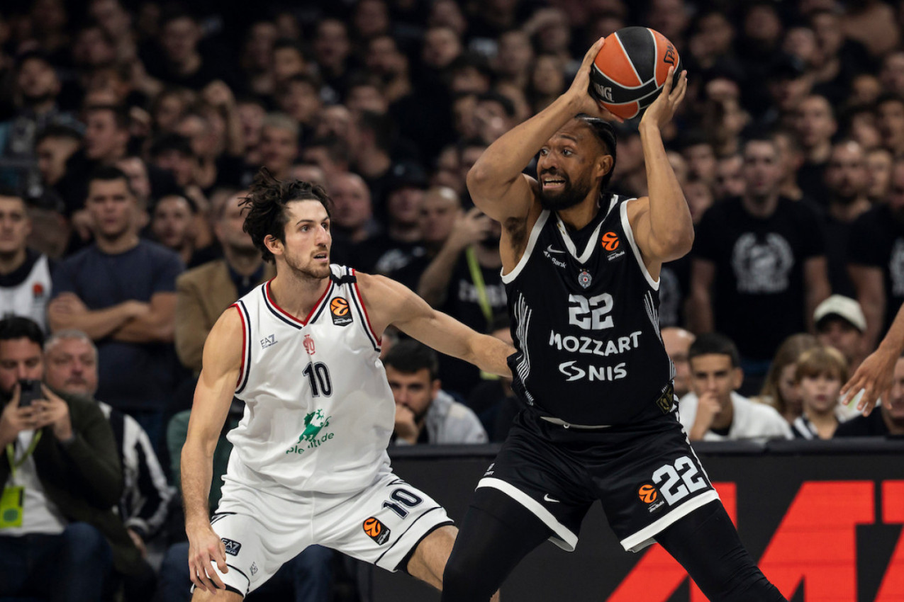 MAJSTORE, ZADNJA! Džabari Parker uhvaćen u gradskom prevozu (FOTO) MAJSTORE, ZADNJA! Džabari Parker uhvaćen u gradskom prevozu (FOTO)