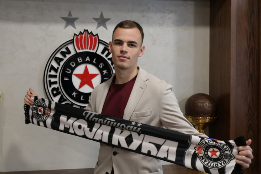 BUDUĆNOST PARTIZANA JE TU! Trifunović produžio ugovor do 2028. godine! (FOTO GALERIJA)