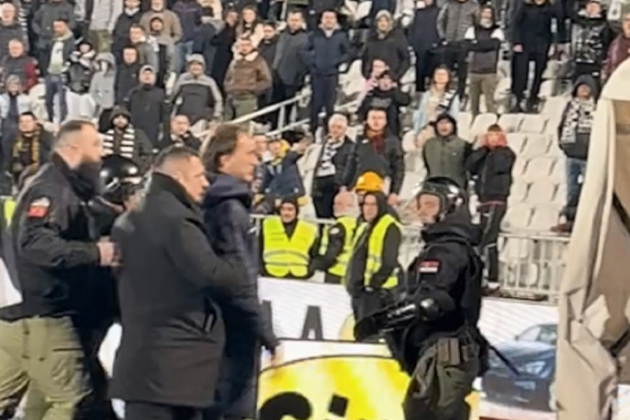 HAOS NA KRAJU MEČA U HUMSKOJ: Navijači Partizana flašama gađali trenera Voše! (VIDEO)