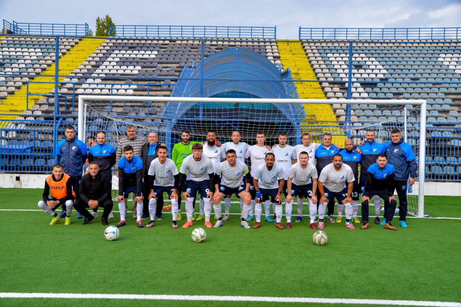 PUT POVRATKA NA STAZE STARE SLAVE: Podršku su pružili i bivši igrači na Gradskom stadionu! (FOTO-GALERIJA)