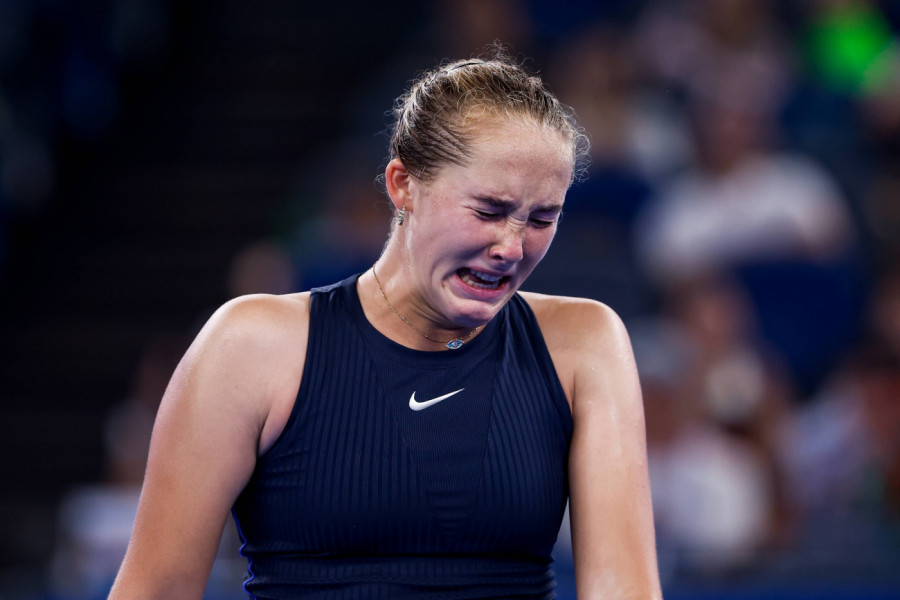 EMOTIVNI SLOM MLADE RUSKINJE NA TERENU! Ovako nešto tenis ne pamti (VIDEO)