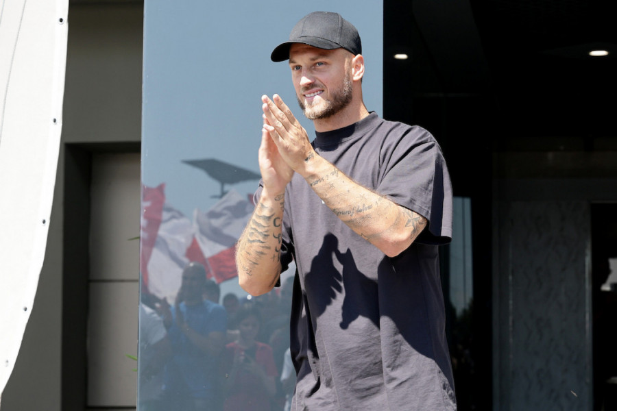 ARNAUTOVIĆ ČEKA MILOST SUDA: Fudbaler Zvezde ŠOKIRAN šta mu rade u domovini