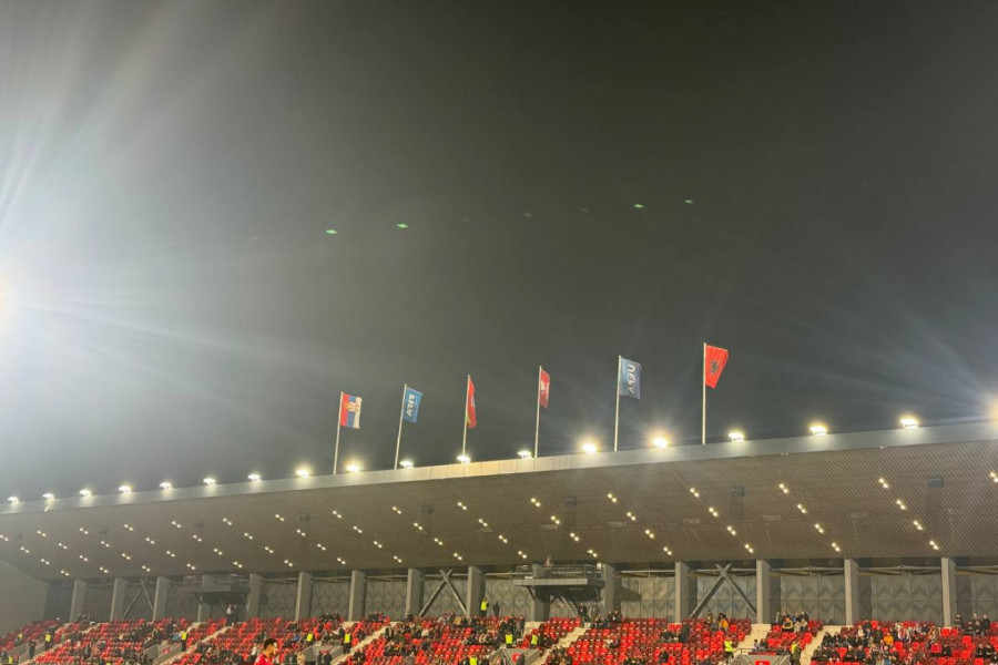 PALA ALBANSKA ZASTAVA U VARŠAVI! Braća Poljaci nikad ne razočaraju! (FOTO)