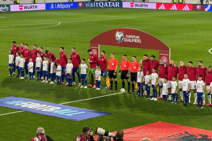 SVI KAO JEDAN: Poslušajte kako je zagrmeo Leskovac kad je krenula himna Srbije! (VIDEO)