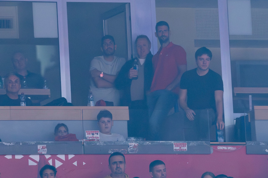 NOVAK U ARENI, DELIJE U TRANSU: Đoković došao u Beograd da bodri voljeni klub