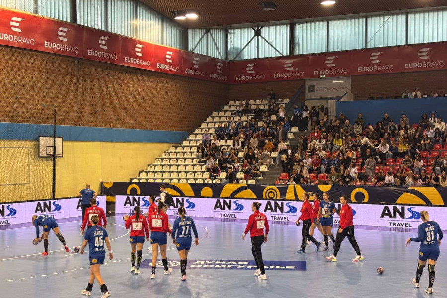 OGROMNA GUŽVA NA MEČU ŽENSKE REPREZENTACIJE: Ove devojke su to zaista zaslužile! (FOTO, VIDEO)