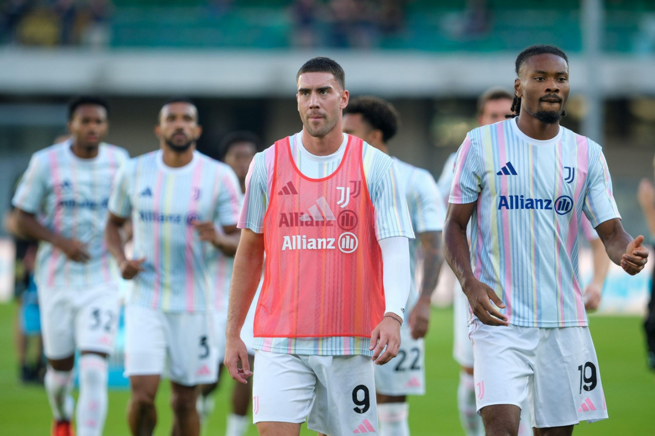 MAGIJA! Vlahoviću je bilo potrebno samo PET MINUTA za gol - Srbin PONOVO POGAĐA u Seriji A! (VIDEO) MAGIJA! Vlahoviću je bilo potrebno samo PET MINUTA za gol - Srbin PONOVO POGAĐA u Seriji A! (VIDEO)