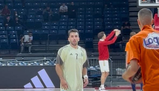 KAMPACO STIGAO NA MEČ PROTIV ZVEZDE: Dočekalo ga VEOMA POZNATO lice! (VIDEO)