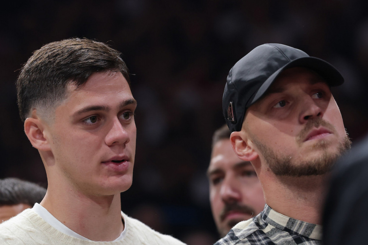 TU SU I FUDBALERI: Košarkaši Zvezde Meridianbet imaju ogromnu podršku u Areni! (FOTO)