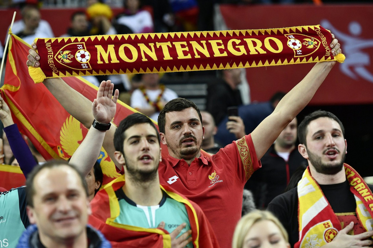 CRNOGORCI POSLE DEBAKLA HITNO NAŠLI NOVOG SELEKTORA: Đetići prepisali recept od Srbije! CRNOGORCI POSLE DEBAKLA HITNO NAŠLI NOVOG SELEKTORA: Đetići prepisali recept od Srbije!