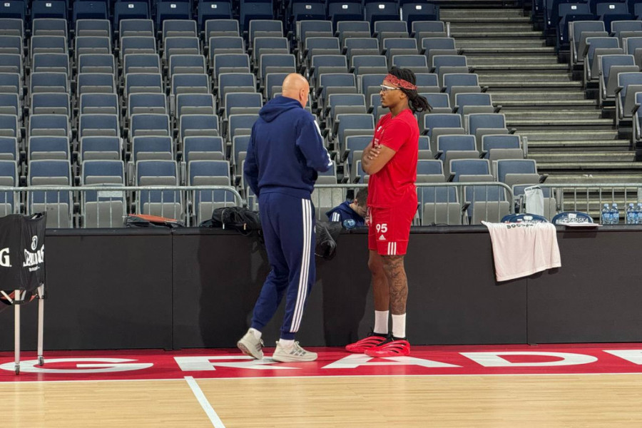 OBRADOVIĆ I MONEKE - OČI U OČI: Čima otkrio novo pojačanje Zvezde Meridianbet - da li je to razlog ovog razgovora? (VIDEO)