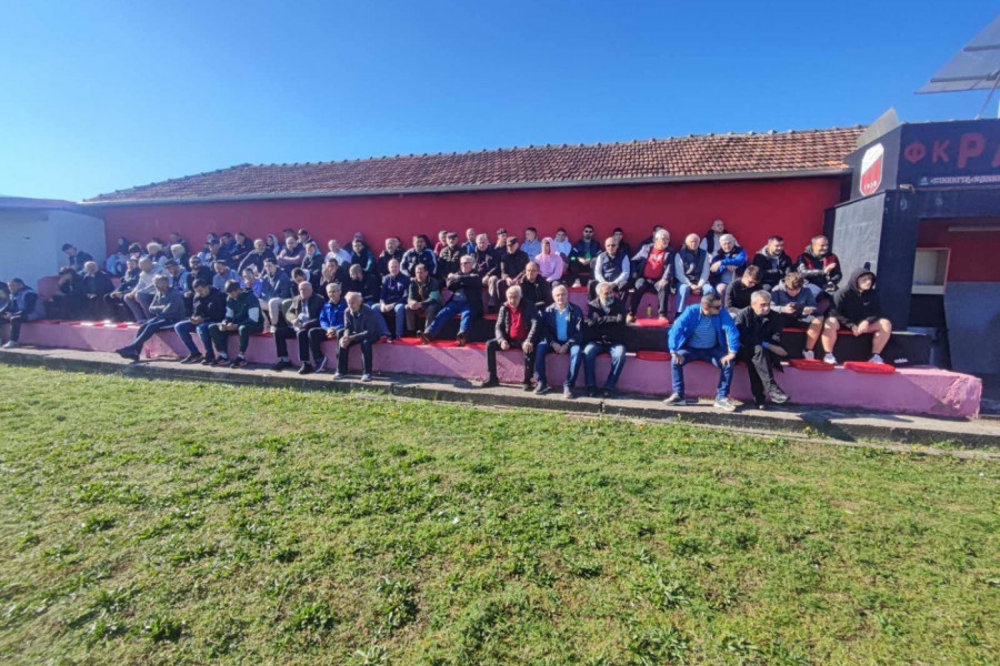 KOMŠIJSKI DERBI BEZ GOLOVA: Na ovom meču pobedio je fudbal - publika se vratila na tribine!