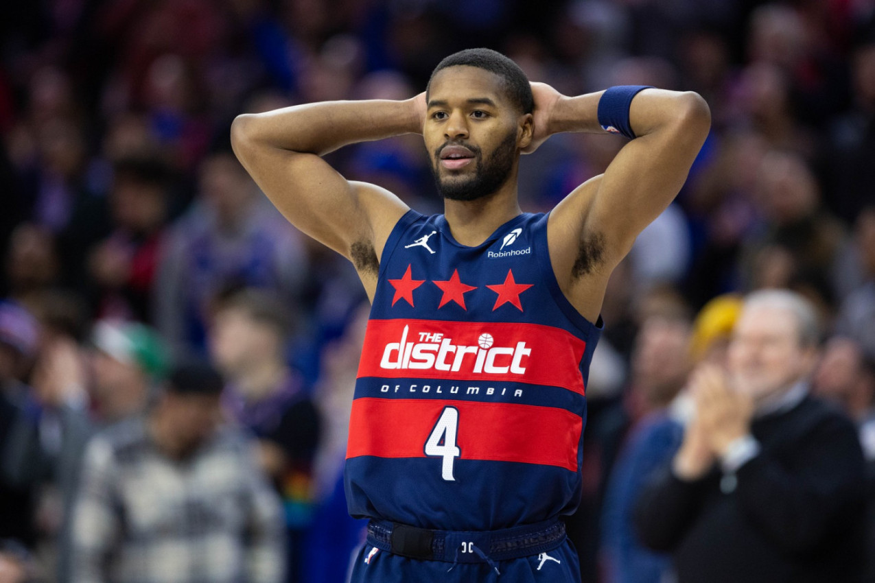 BATLER NAPRAVIO APSOLUTNI ŠOU NA POLUVREMENU: Pogledajte šta radi novo pojačanje Zvezde (VIDEO) BATLER NAPRAVIO APSOLUTNI ŠOU NA POLUVREMENU: Pogledajte šta radi novo pojačanje Zvezde (VIDEO)