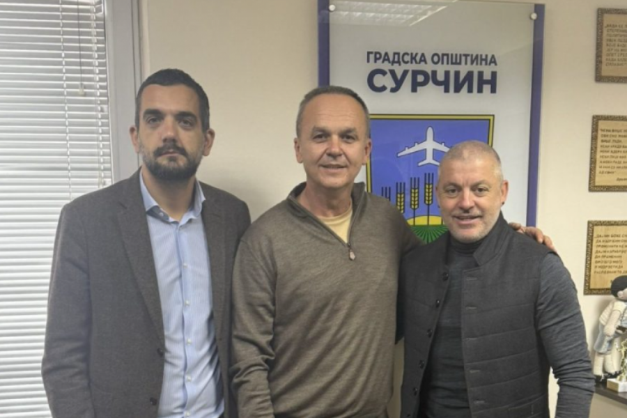 PREDSEDNIK FS BEOGRADA NIKOLA LAZETIĆ I GENERALNI SEKRETAR MILORAD NIKOLIĆ U POSETI SURČINU