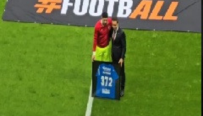 MATEUSU U BRAGI UKAZANA OGROMNA ČAST: Neverovatan gest prema Zvezdinom golmanu! (VIDEO)