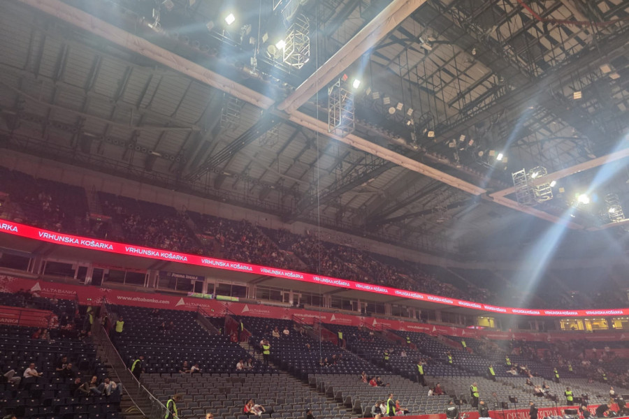 SPEKTAKL U ARENI, A NIJE KOŠARKA: Pogledajte kako delije u Beogradu gledaju meč Braga - Zvezda! (VIDEO)