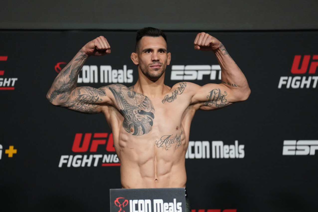 "OTVORIO SAM OČI I NAŠAO SE NA PODU!" Rakić nakon brutalnog nokauta otvorio dušu! (VIDEO) "OTVORIO SAM OČI I NAŠAO SE NA PODU!" Rakić nakon brutalnog nokauta otvorio dušu! (VIDEO)