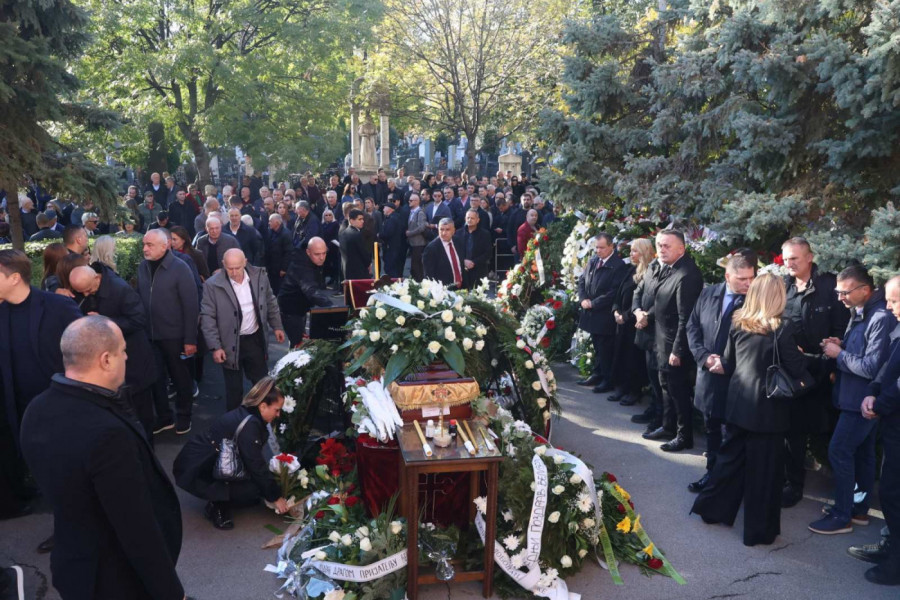 ĐOKOVIĆ DOŠAO DA ODA POČAST LEGENDI: Srbija plače zbog odlaska sportskog velikana! (FOTO, VIDEO)