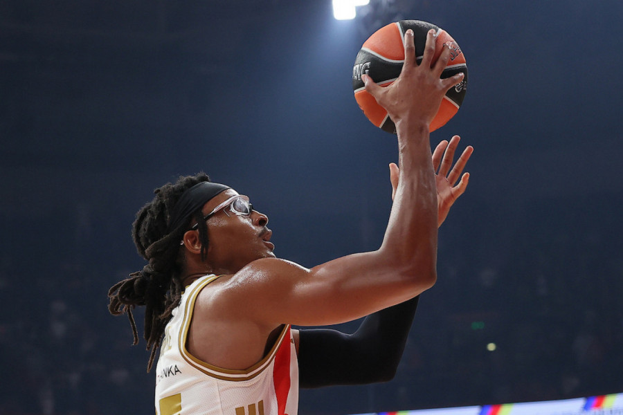 "OSTAO BIH OVDE DO KRAJA KARIJERE!" Heroj Moneke nije krio emocije nakon velike pobede: Osećam se voljenim ovde! (VIDEO)