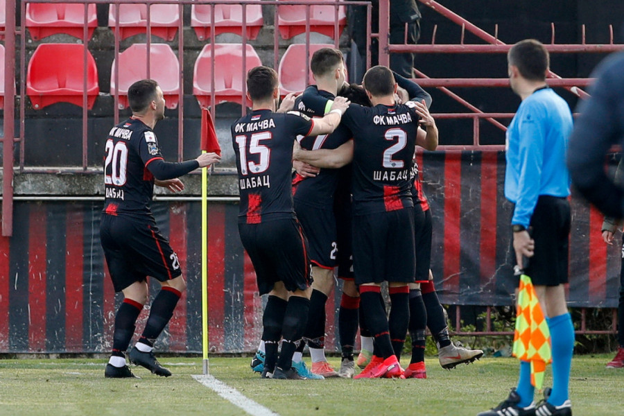 IZBACILI PARTIZAN, PA NAPRAVILI VELIKU ŽURKU: Evo kako je izgledalo slavlje u svlačionici Mačve (VIDEO)