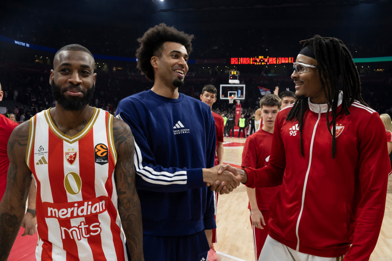 ĐUROVIĆU, JESI LI UOPŠTE GLEDAO MEČ? Zvezda razvalila Asvel, a čuveni trener opleo po dvojici košarkaša! ĐUROVIĆU, JESI LI UOPŠTE GLEDAO MEČ? Zvezda razvalila Asvel, a čuveni trener opleo po dvojici košarkaša!