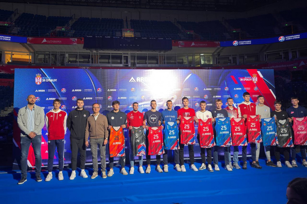 VELIKI DAN ZA SRPSKU KOŠARKU: Održana promocija Juniorske i Triglav Kadetske lige Srbije u Beogradskoj areni (VIDEO) VELIKI DAN ZA SRPSKU KOŠARKU: Održana promocija Juniorske i Triglav Kadetske lige Srbije u Beogradskoj areni (VIDEO)