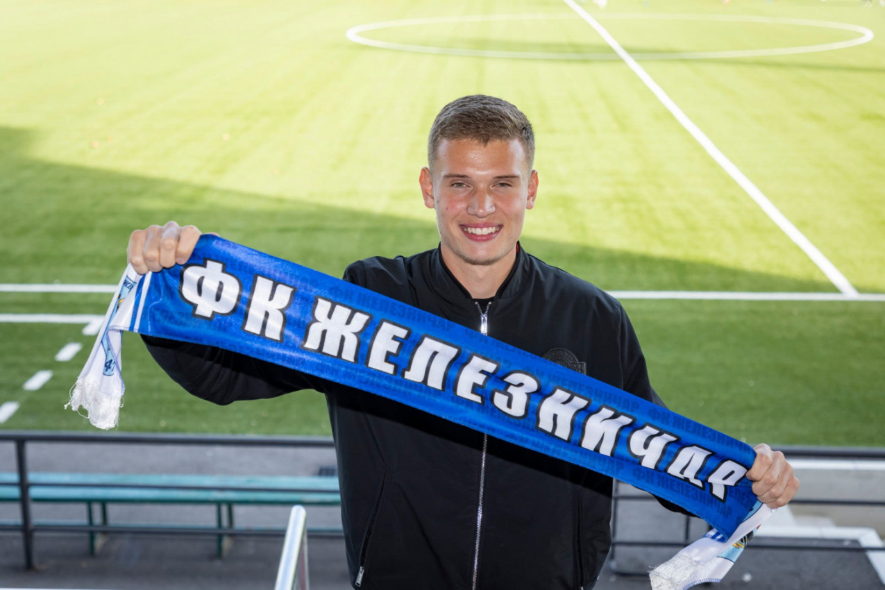 BIVŠI IGRAČ JUVENTUSA STIŽE U ŽELJU: Deda mu je postao Zvezdina zvezda, a on krči svoj put BIVŠI IGRAČ JUVENTUSA STIŽE U ŽELJU: Deda mu je postao Zvezdina zvezda, a on krči svoj put