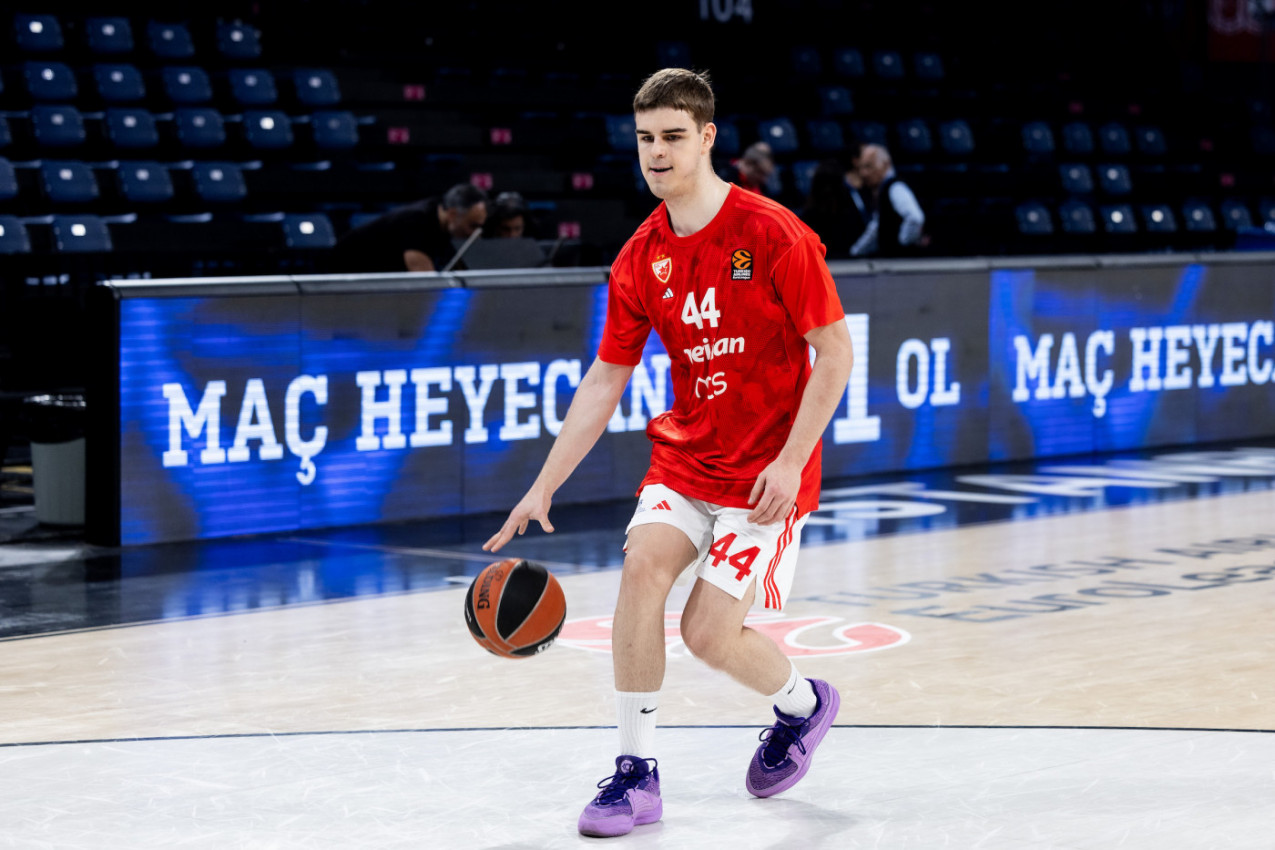 ZVEZDA MERIDIANBET SE OGLASILA POVODOM NIKOLE TOPIĆA! Crveno-beli poslali podršku svom detetu! (FOTO) ZVEZDA MERIDIANBET SE OGLASILA POVODOM NIKOLE TOPIĆA! Crveno-beli poslali podršku svom detetu! (FOTO)