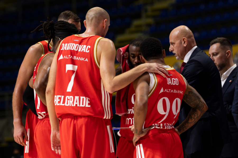 SAŠA OBRADOVIĆ HITNO ZATRAŽIO TAJM-AUT! Nervoza u crveno-belom taboru!