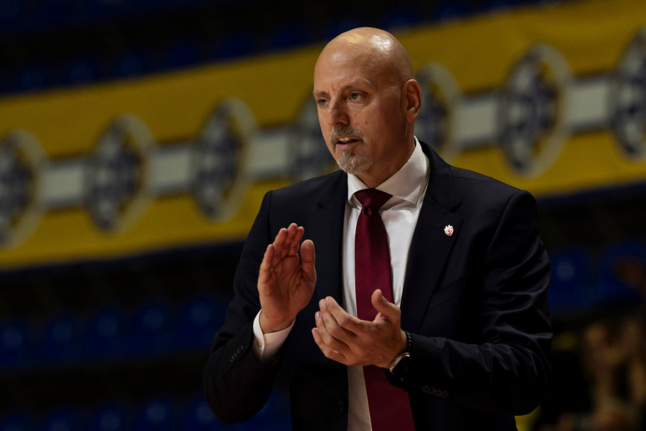 KOGA ĆU DA SLUŠAM, AKO NE NJEGA! Obradović otkrio koji ga igrač savetuje! (VIDEO) KOGA ĆU DA SLUŠAM, AKO NE NJEGA! Obradović otkrio koji ga igrač savetuje! (VIDEO)