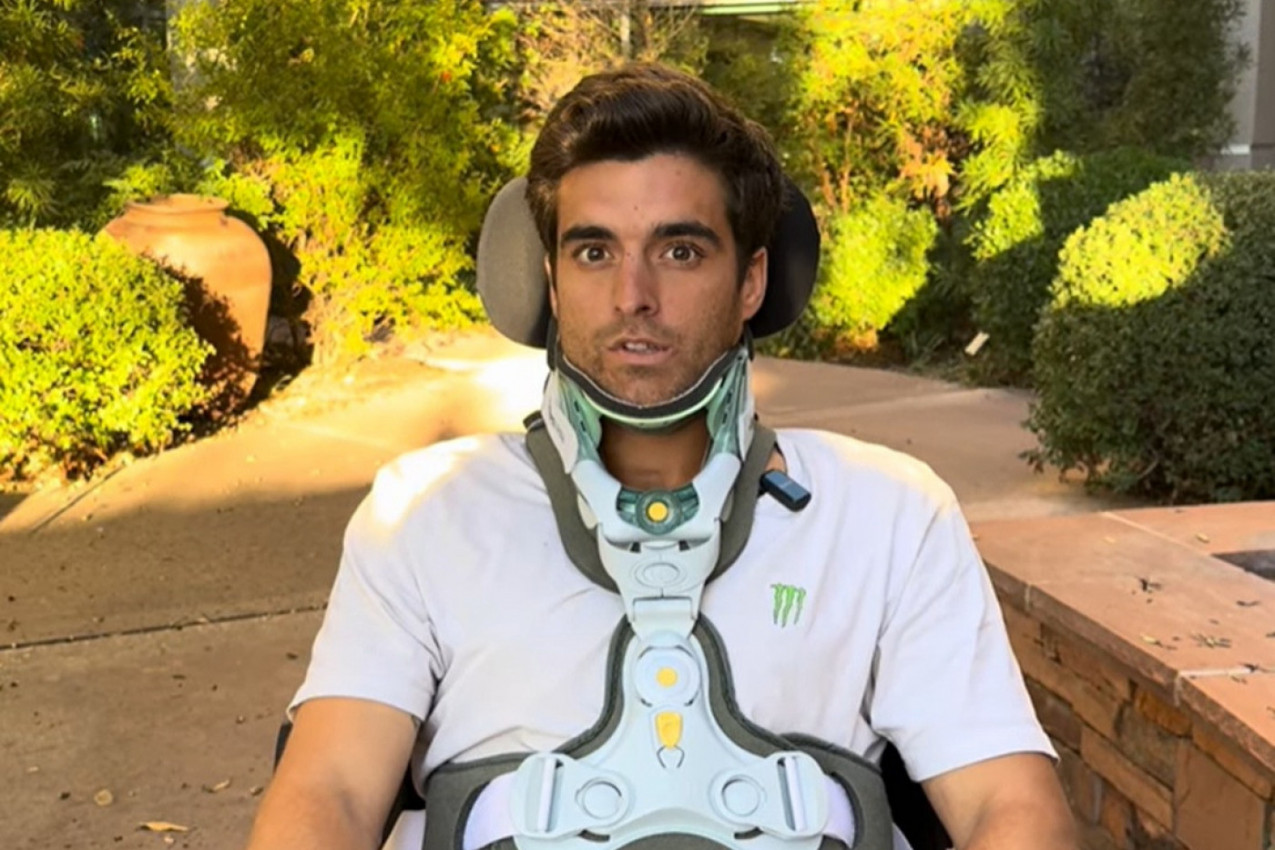 UZNEMIRUJUĆE! Čuveni sportista ostao paralizovan zbog HOROR pada - detalji koji lede krv u žilama! (VIDEO) UZNEMIRUJUĆE! Čuveni sportista ostao paralizovan zbog HOROR pada - detalji koji lede krv u žilama! (VIDEO)