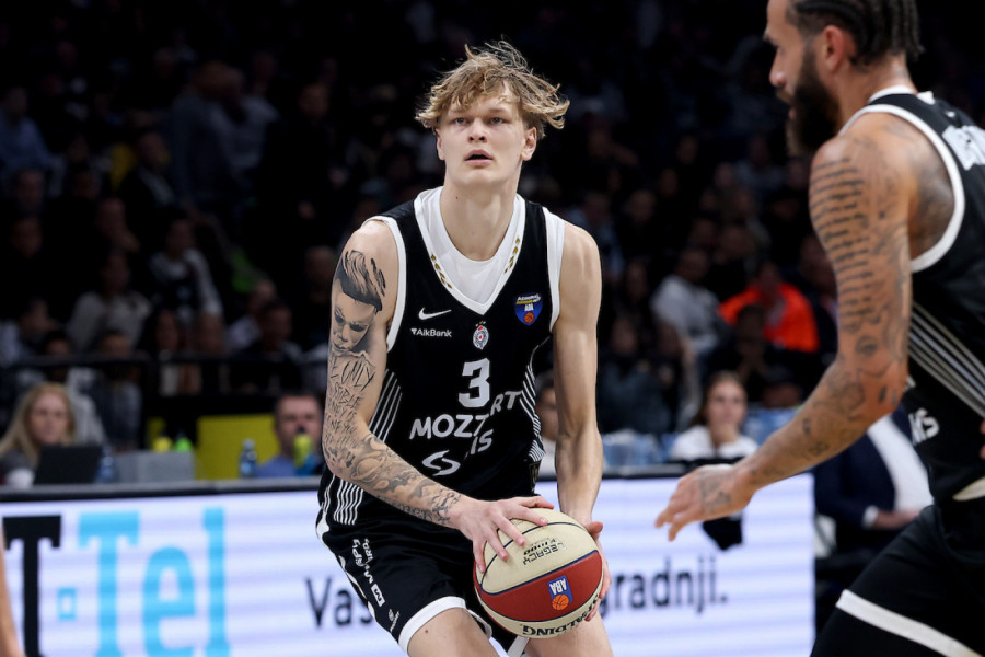 ŠEST PONUDA NA MURINENOVOM STOLU! U Partizanu ne igra, ali može da bira gde nastavlja karijeru!