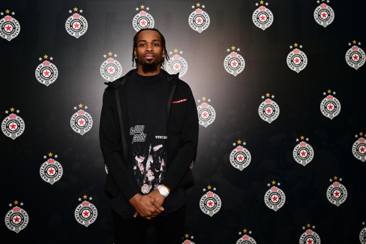 VOLIM OVOG ČOVEKA! Kevin Panter oduševio grobare, MNOGE ĆE RAZGALITI NJEGOVE REČI (VIDEO) VOLIM OVOG ČOVEKA! Kevin Panter oduševio grobare, MNOGE ĆE RAZGALITI NJEGOVE REČI (VIDEO)